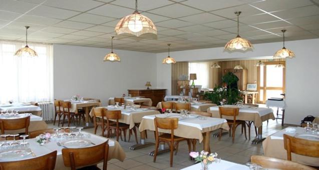 Hotel Du Marche โบวัวร์-ซูร์-แมร์ ภายนอก รูปภาพ